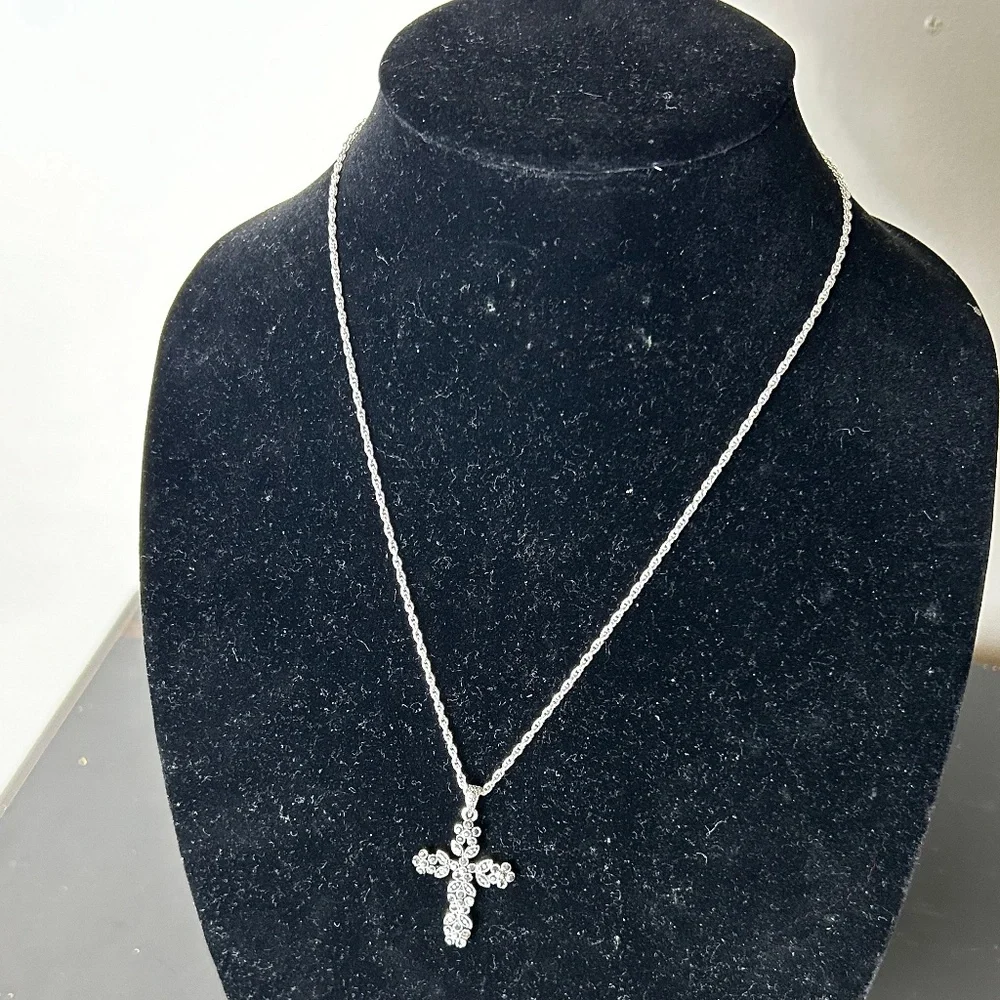 Cross w/ Earrings Jewelry Set - Picture 1 of 5